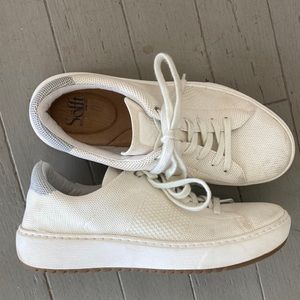 Sofft white sneakers! 8.5